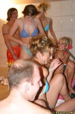 pool002.jpg